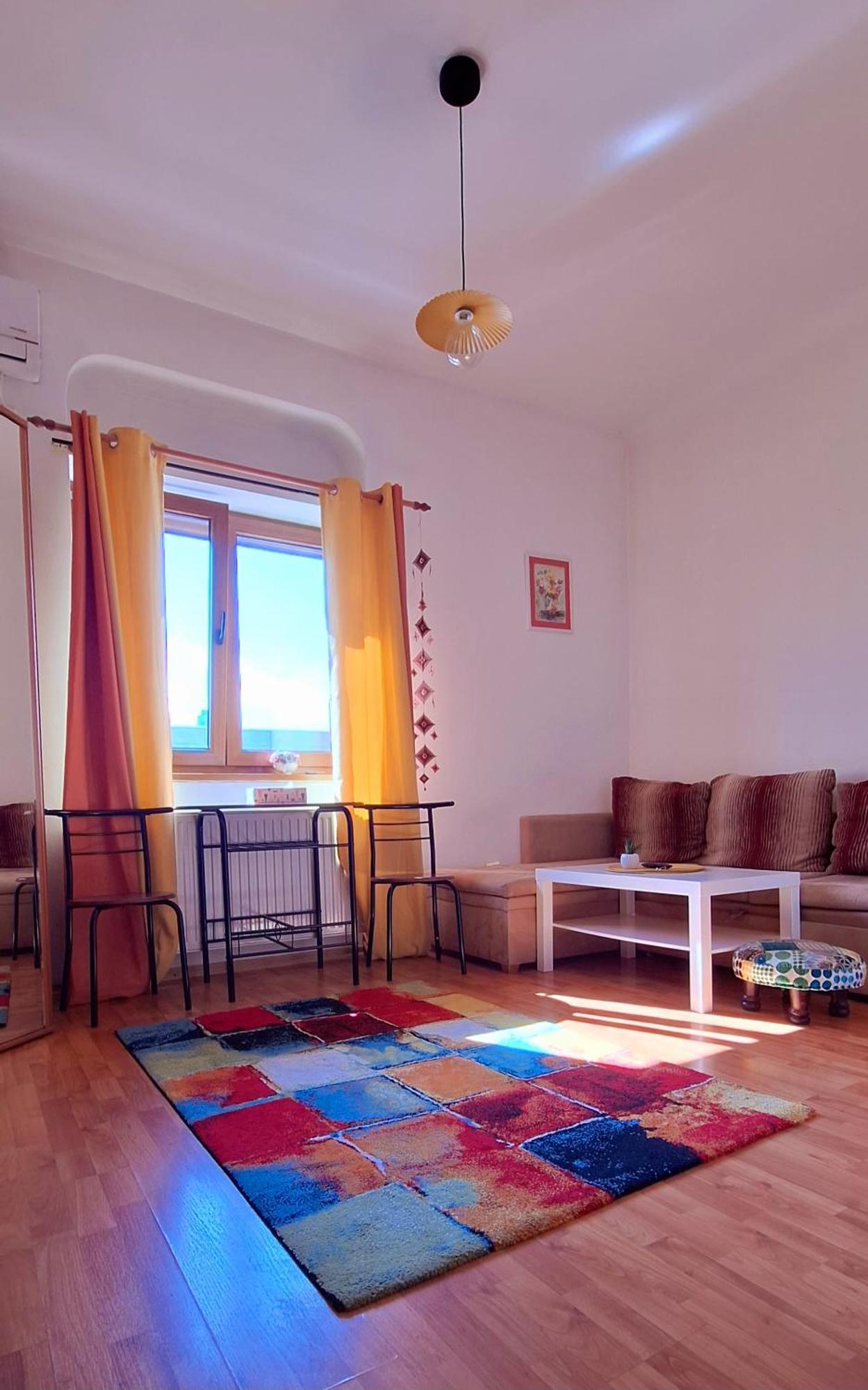 Super Central - Lovely One-Bedroom Apartment On Victoriei Avenue Bükreş Dış mekan fotoğraf