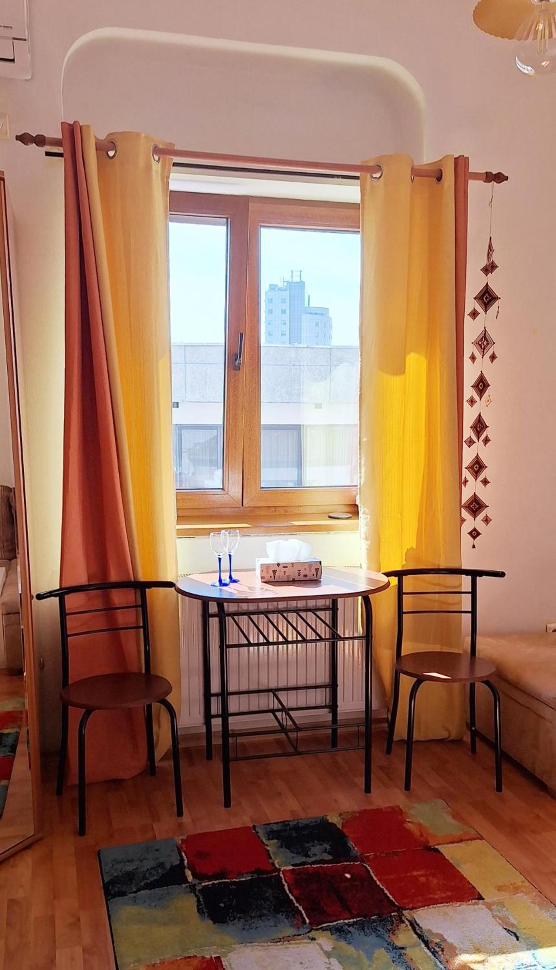 Super Central - Lovely One-Bedroom Apartment On Victoriei Avenue Bükreş Dış mekan fotoğraf